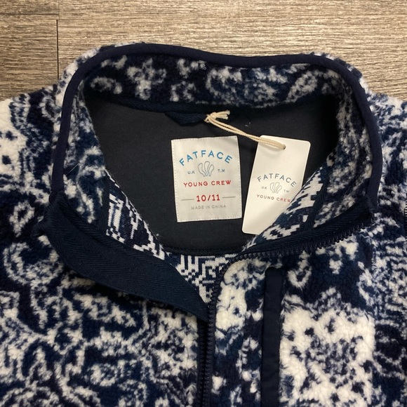 10• Girls fleece jacket - Picture 2 of 4